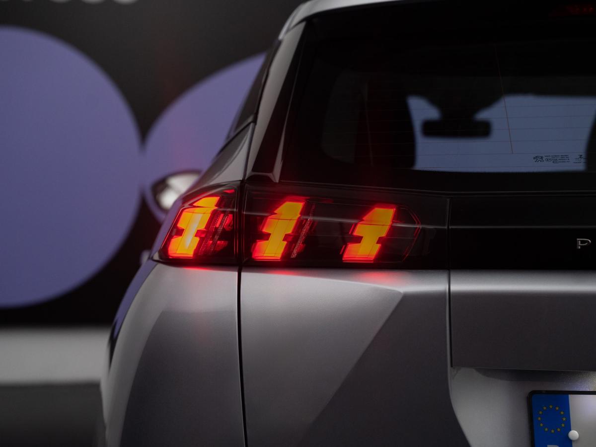 peugeot-2008-2022-eletrico-500cc