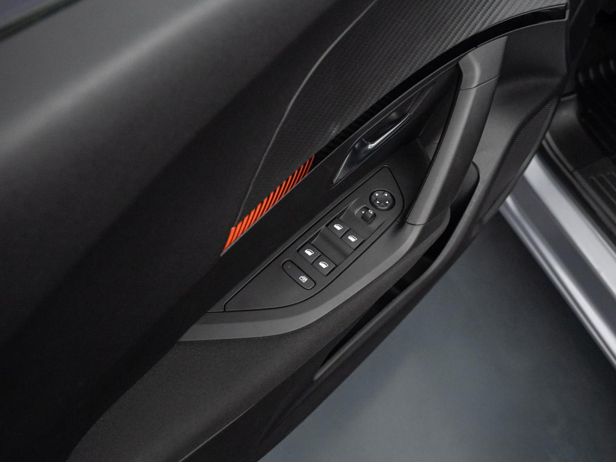 peugeot-2008-2022-eletrico-500cc