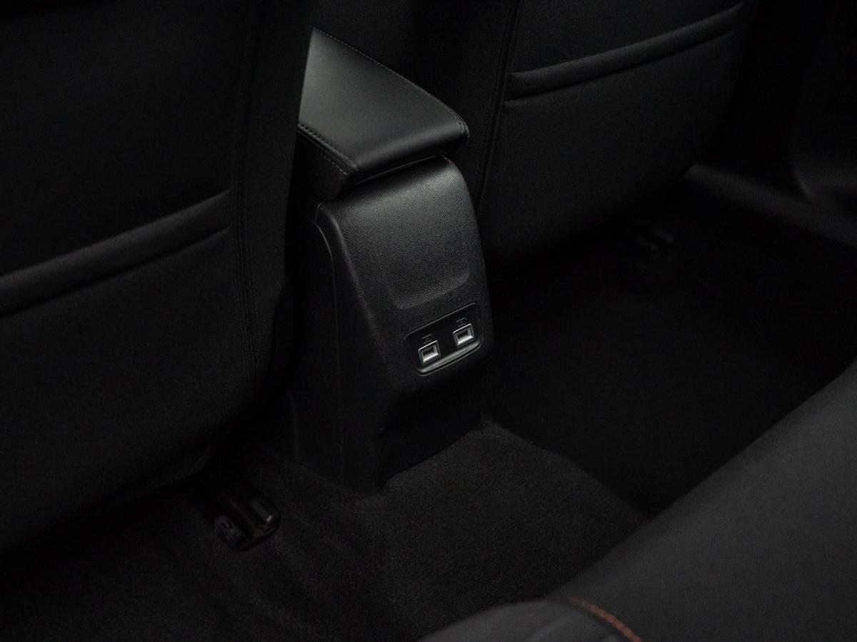 peugeot-2008-2022-eletrico-500cc