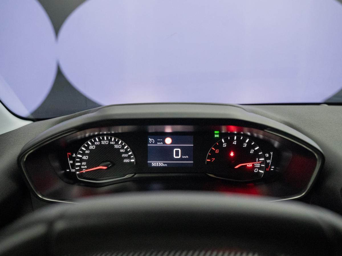 peugeot-208-2023-gasolina-1199cc
