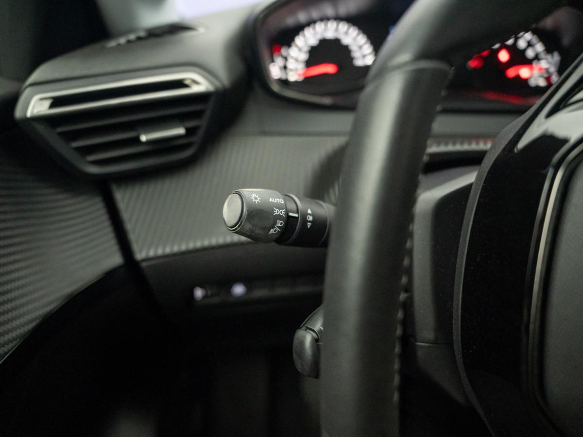 peugeot-208-2023-gasolina-1199cc