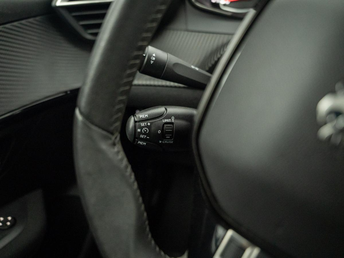 peugeot-208-2023-gasolina-1199cc