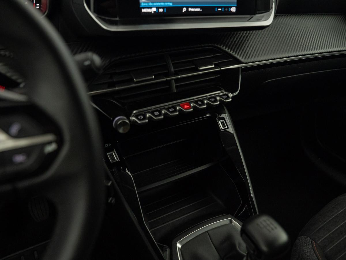 peugeot-208-2023-gasolina-1199cc