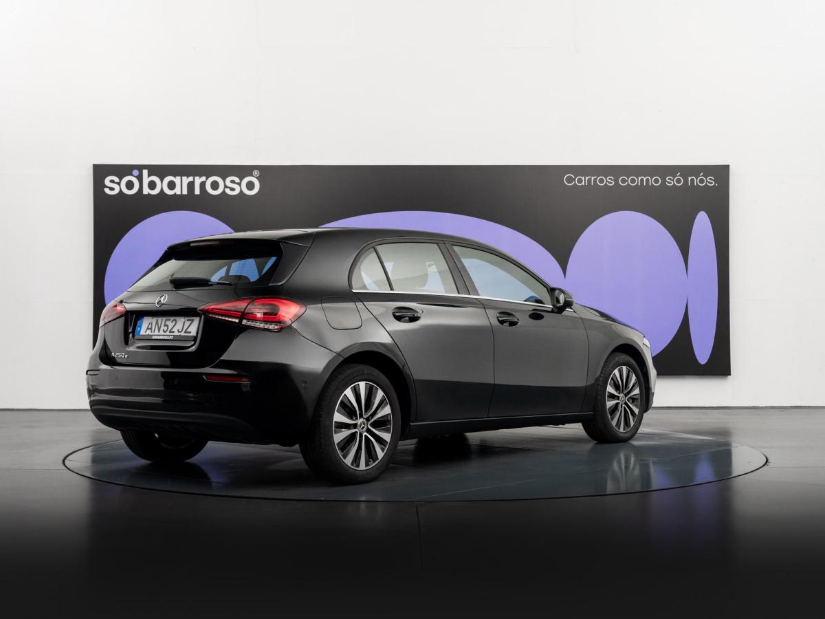 mercedes-benz-classe-a-2022-hibrido-a-gasolina-1332cc