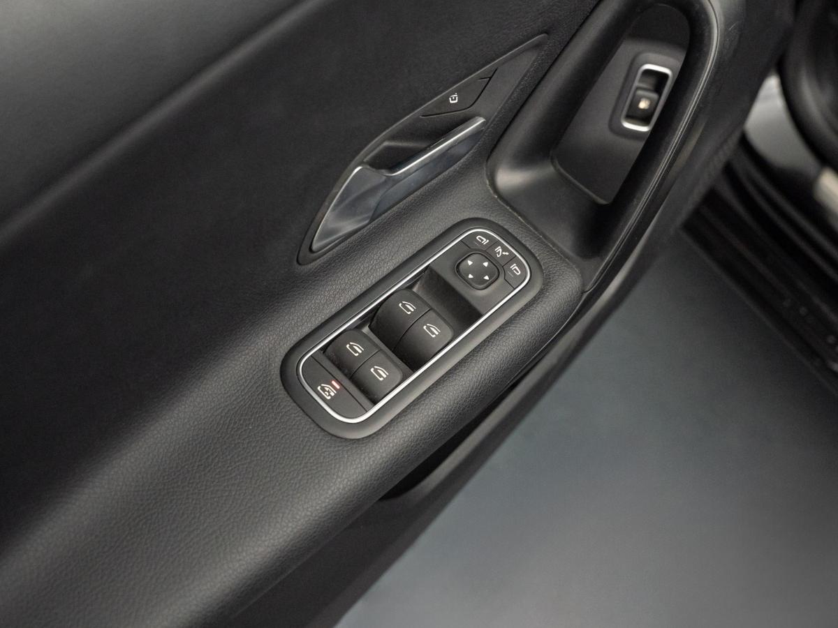 mercedes-benz-classe-a-2022-hibrido-a-gasolina-1332cc
