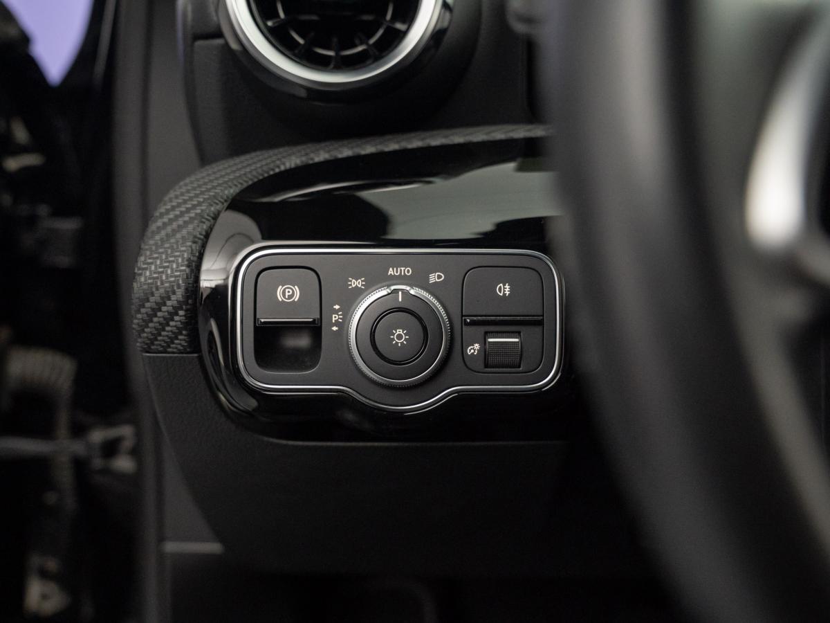 mercedes-benz-classe-a-2022-hibrido-a-gasolina-1332cc