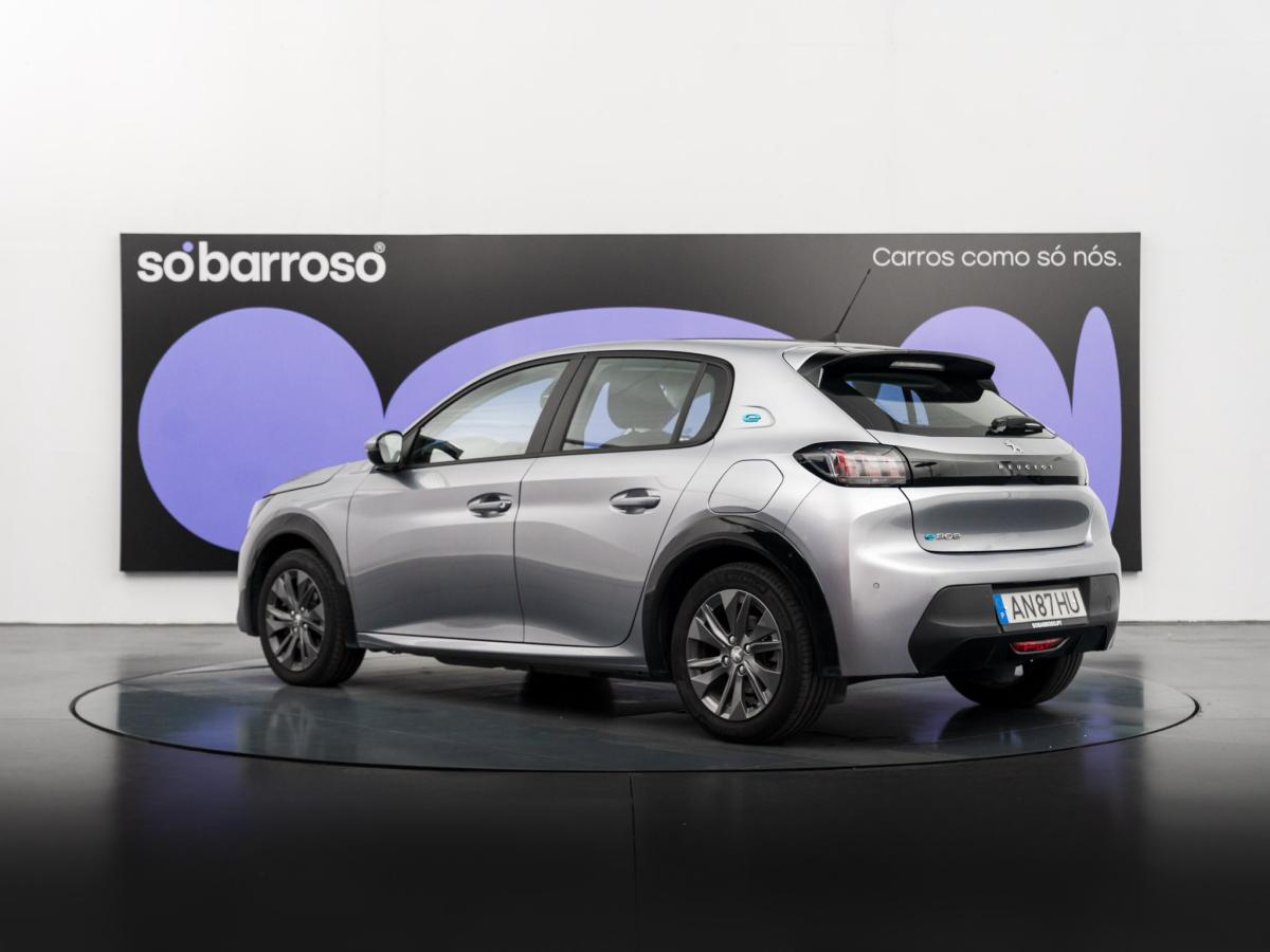peugeot-208-2022-eletrico-500cc