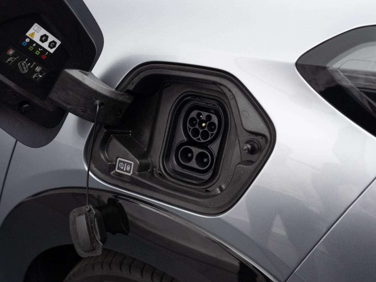 peugeot-208-2022-eletrico-500cc