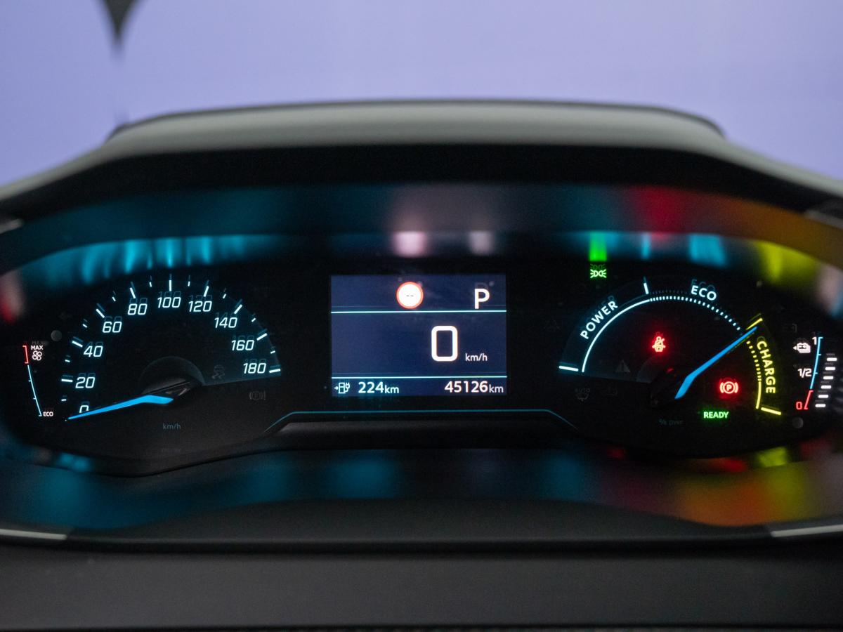 peugeot-208-2022-eletrico-500cc