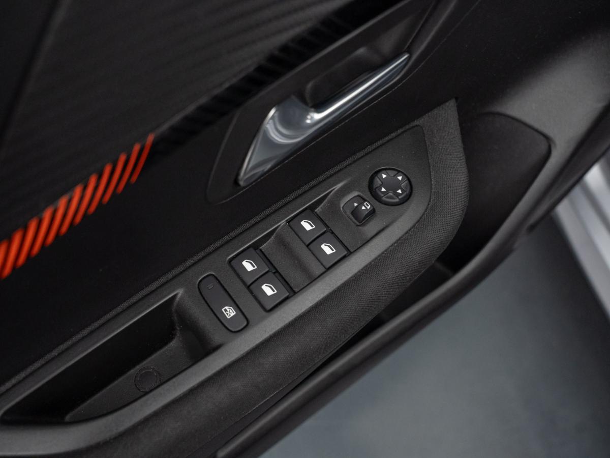 peugeot-208-2022-eletrico-500cc
