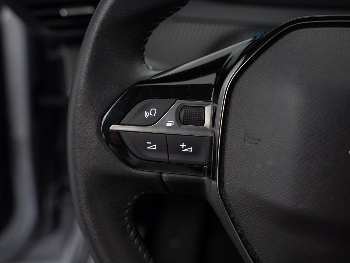 peugeot-208-2022-eletrico-500cc
