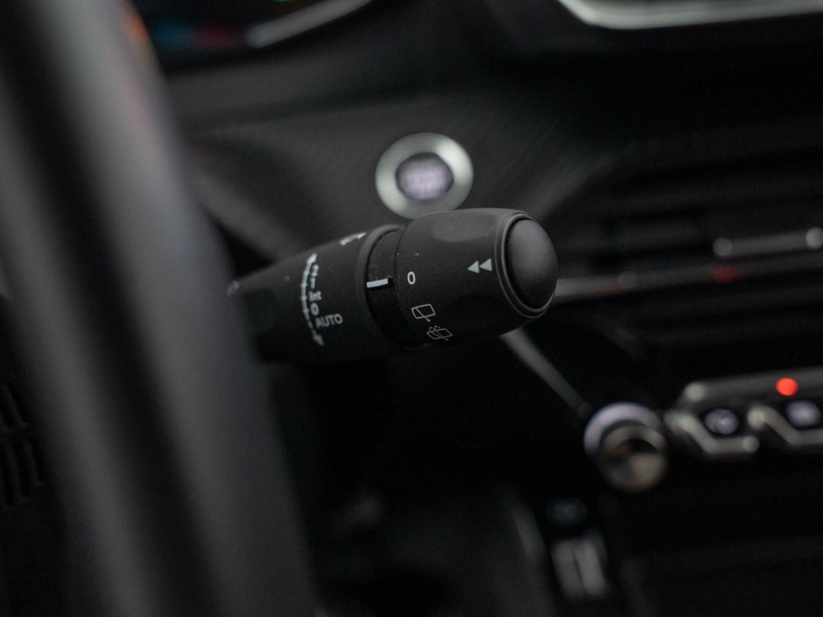peugeot-208-2022-eletrico-500cc