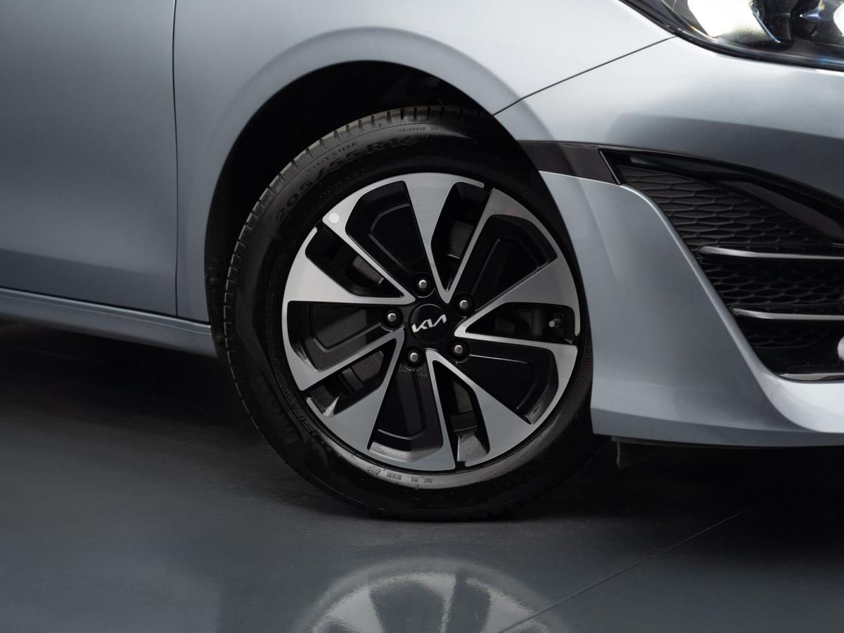kia-ceed-sw-2023-hibrido-a-gasolina-1580cc