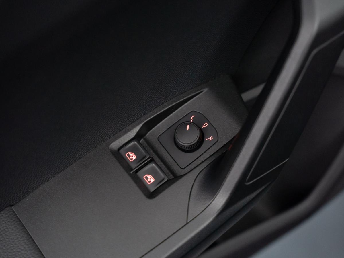seat-ibiza-2023-gasolina-999cc
