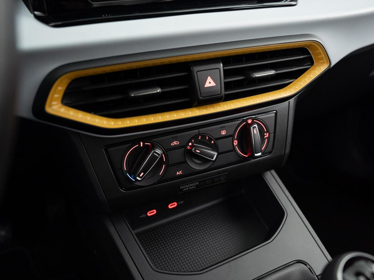 seat-ibiza-2023-gasolina-999cc