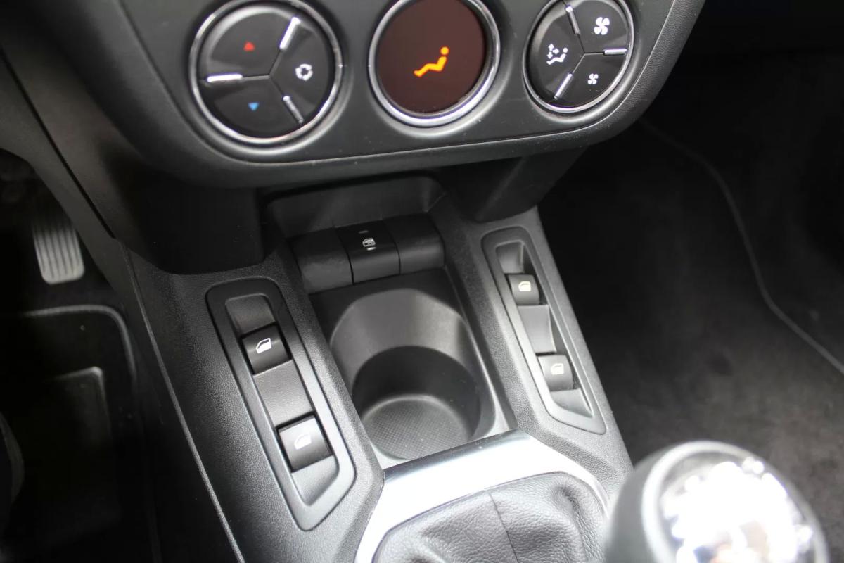 citroen-c-elysee-2019-gasolina-1199cc