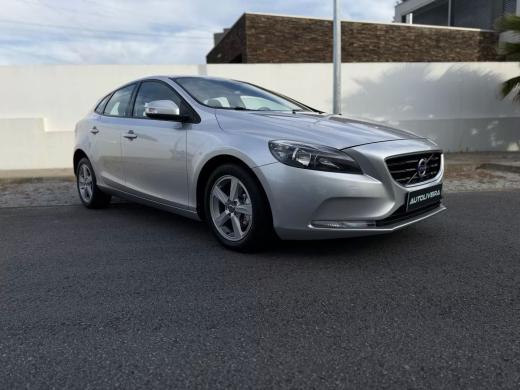 volvo-v40-2015-diesel-1560cc