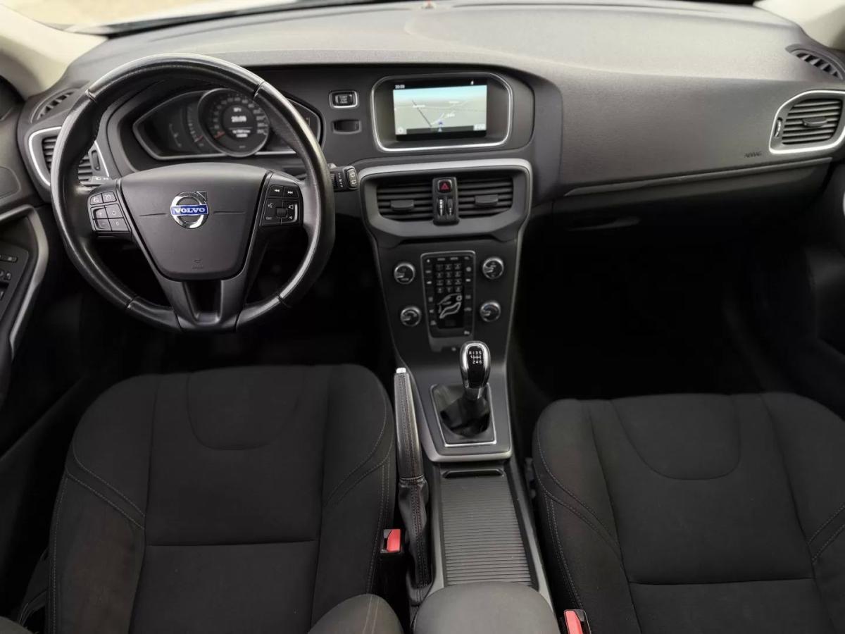 volvo-v40-2015-diesel-1560cc
