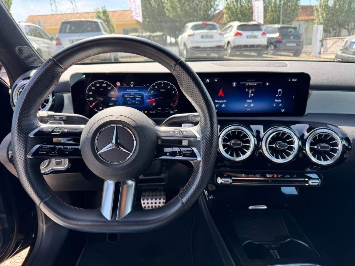 mercedes-benz-classe-a-2023-hibrido-1332cc