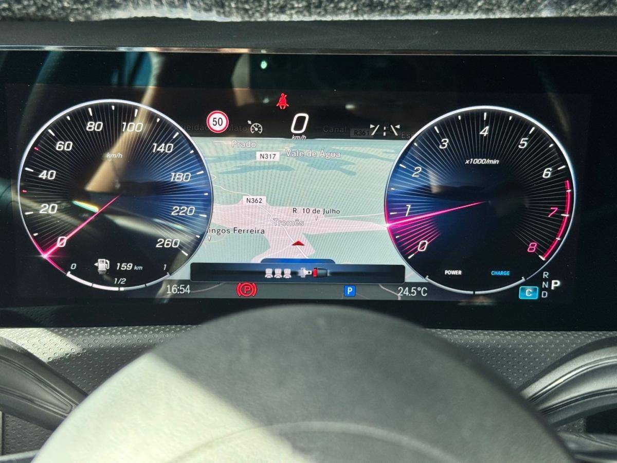 mercedes-benz-classe-a-2023-hibrido-1332cc