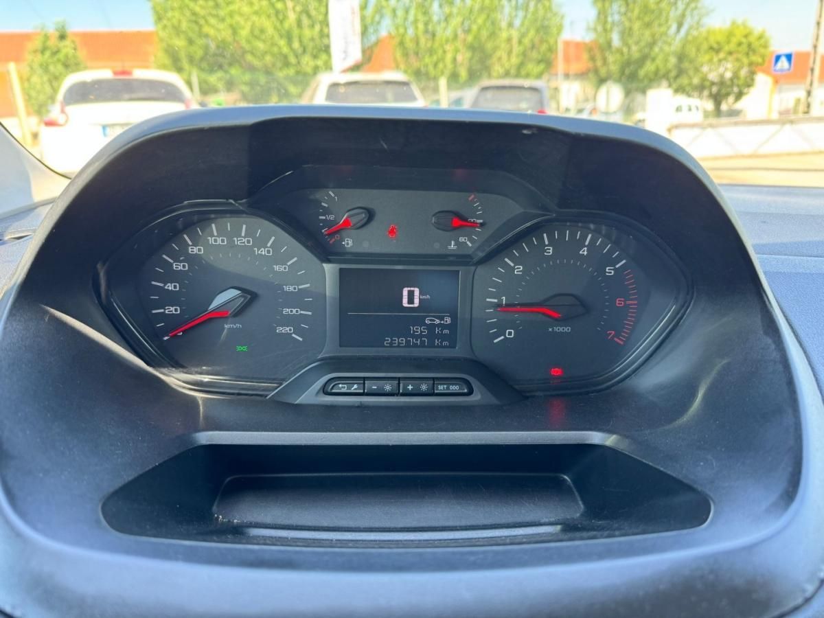peugeot-partner-2019-diesel-1560cc