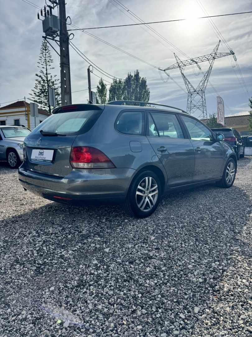 volkswagen-golf-variant-2010-diesel-1598cc