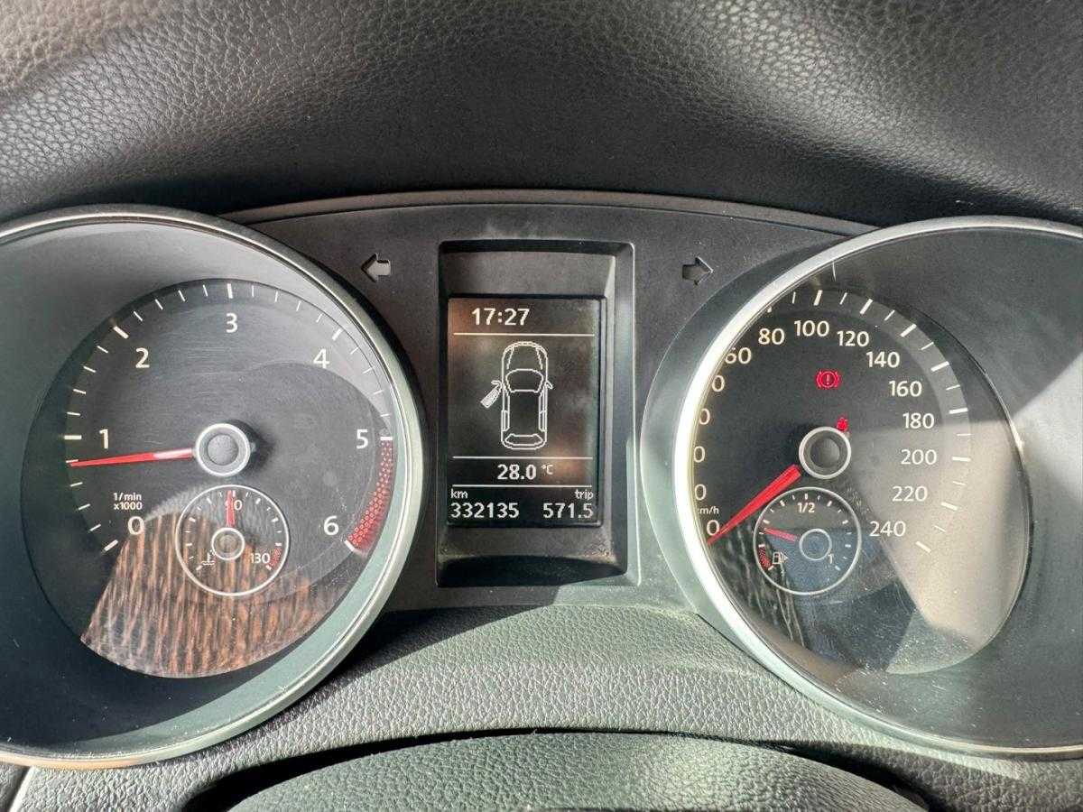 volkswagen-golf-variant-2010-diesel-1598cc