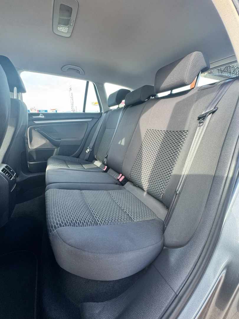 volkswagen-golf-variant-2010-diesel-1598cc