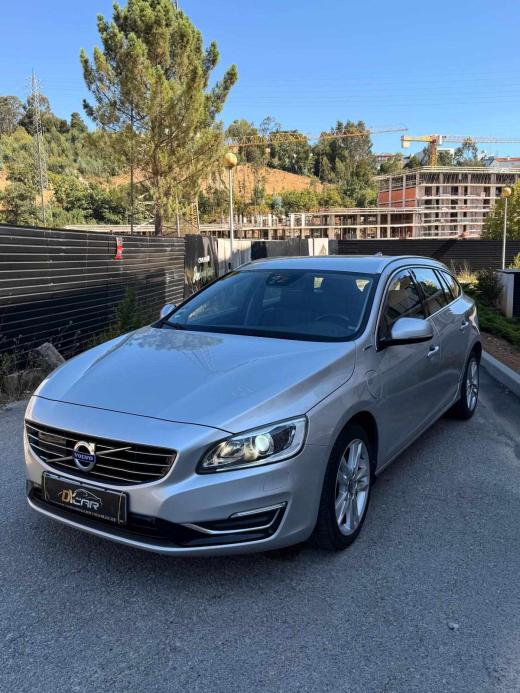 volvo-v60-d6-plug-in-hybrid-2-4-awd-2015-diesel-2400cc