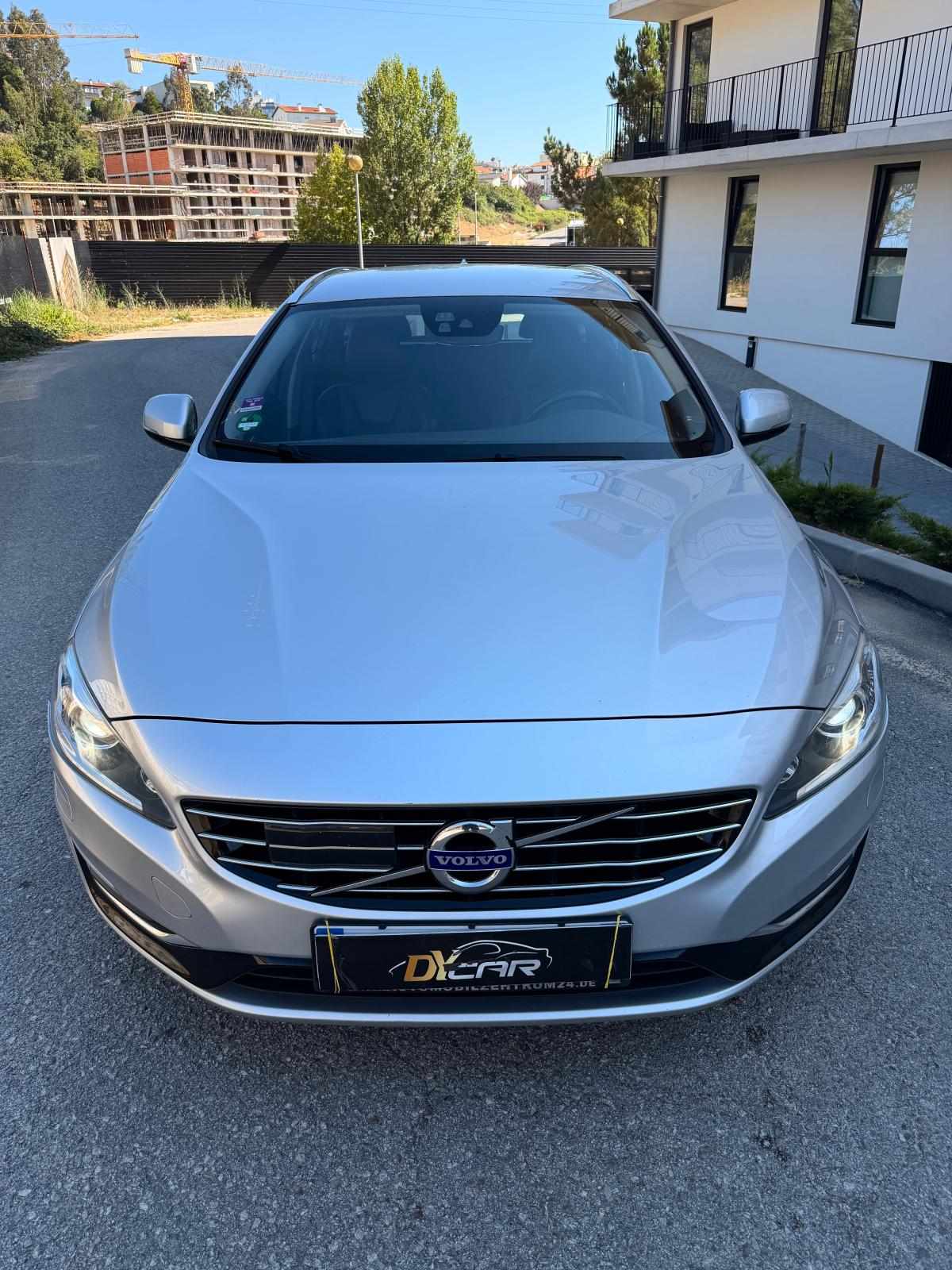 volvo-v60-d6-plug-in-hybrid-2-4-awd-2015-diesel-2400cc