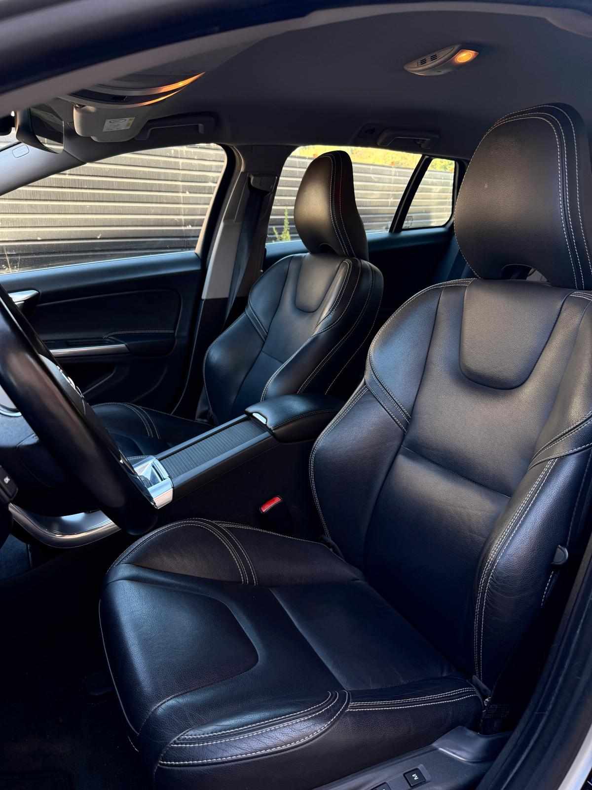 volvo-v60-d6-plug-in-hybrid-2-4-awd-2015-diesel-2400cc
