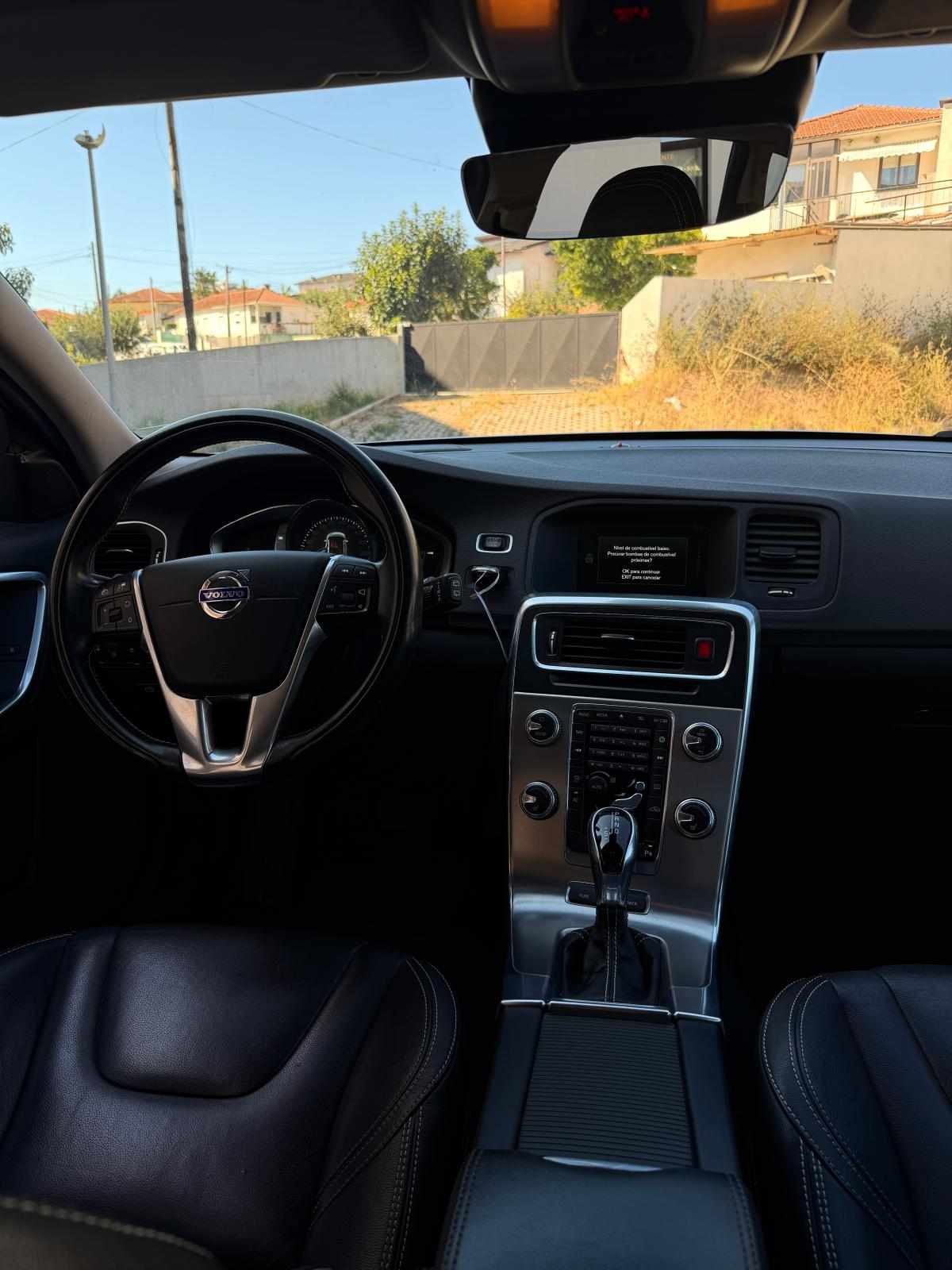 volvo-v60-d6-plug-in-hybrid-2-4-awd-2015-diesel-2400cc