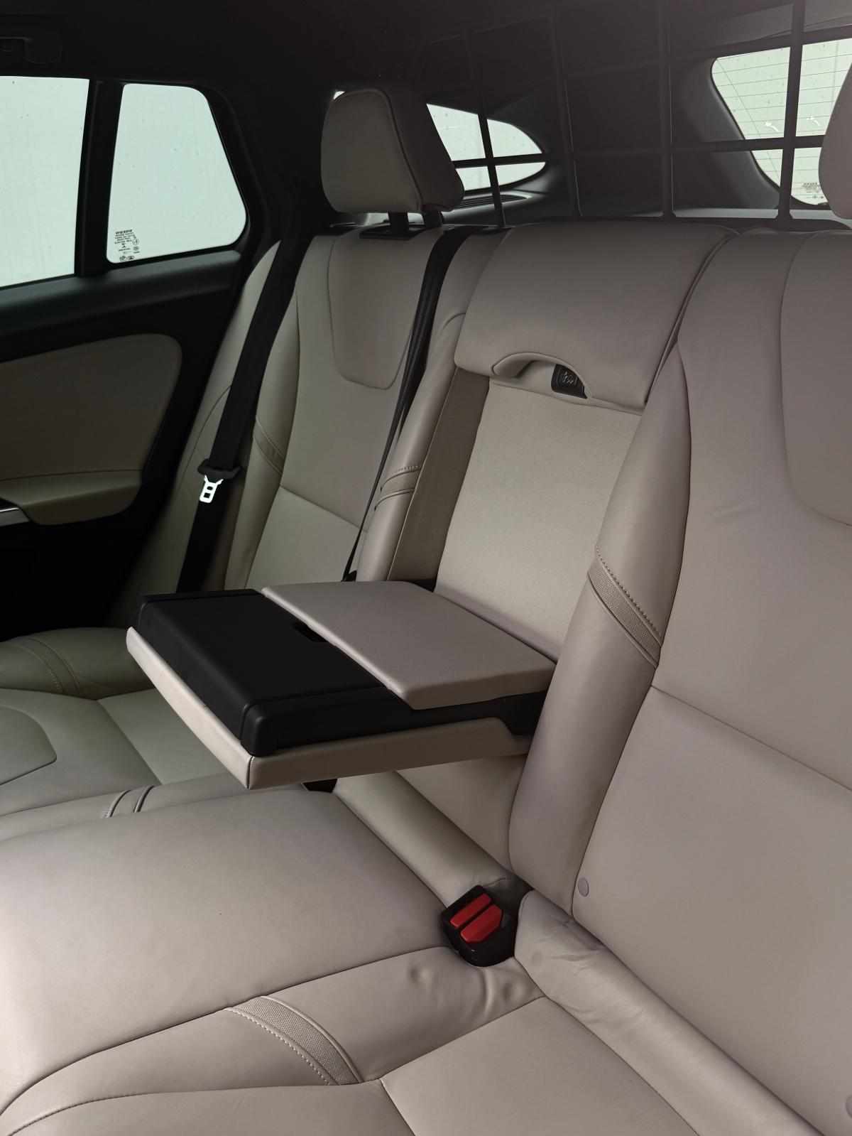 volvo-v60-polestar-d5-2-4-awd-2015-diesel-2400cc