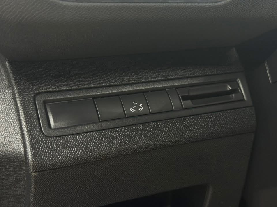 peugeot-5008-2017-gasolina-1199cc