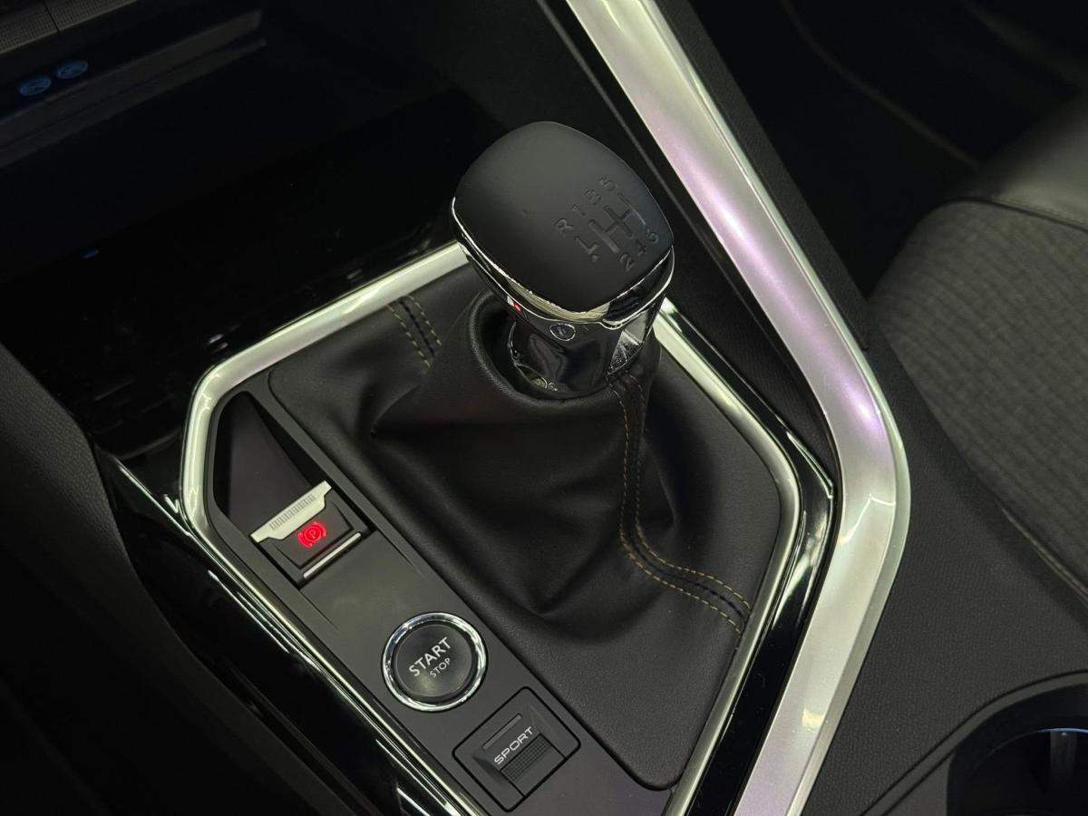 peugeot-5008-2017-gasolina-1199cc