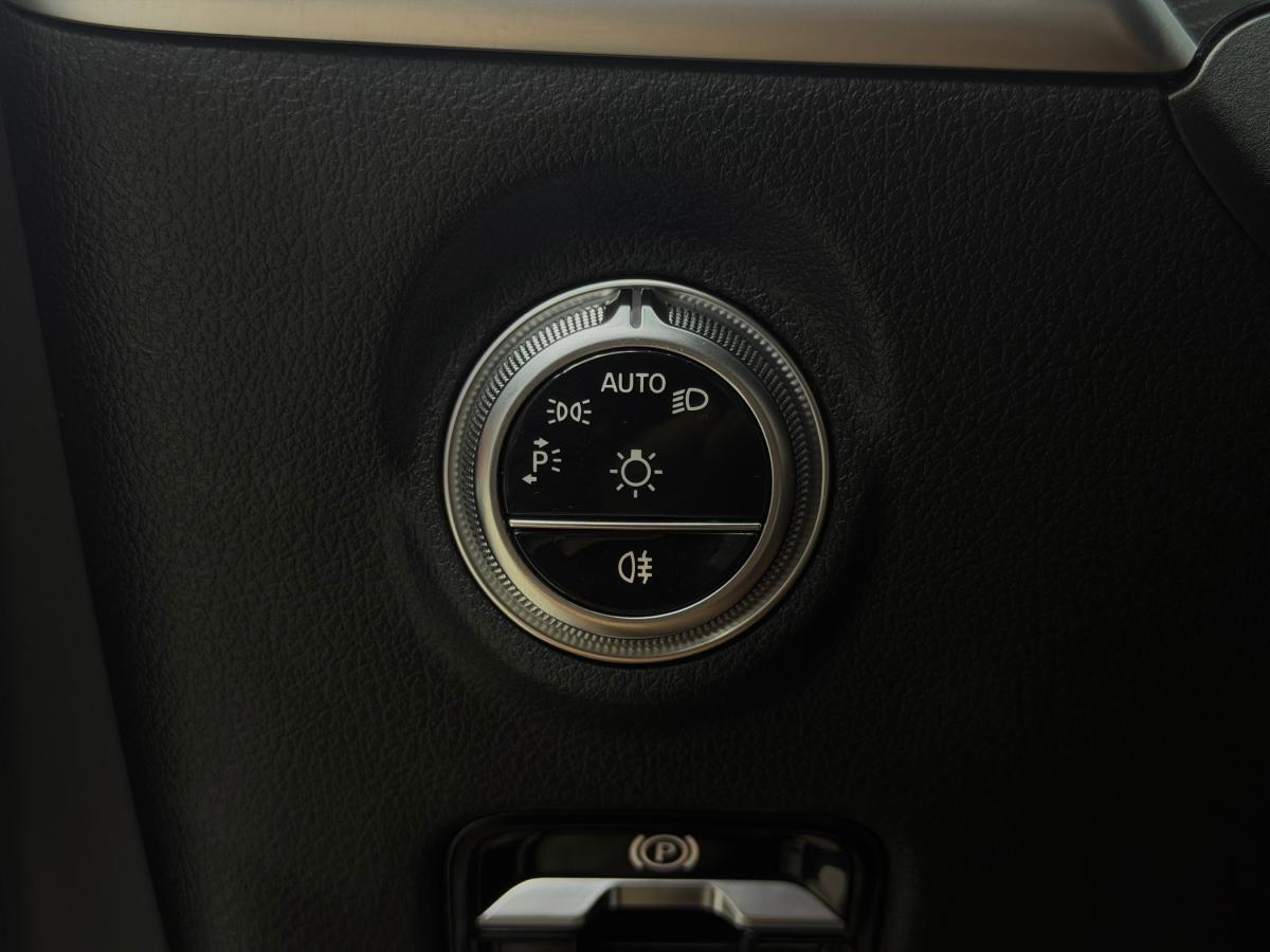 mercedes-benz-classe-c-2023-hibrido-a-gasolina-1999cc