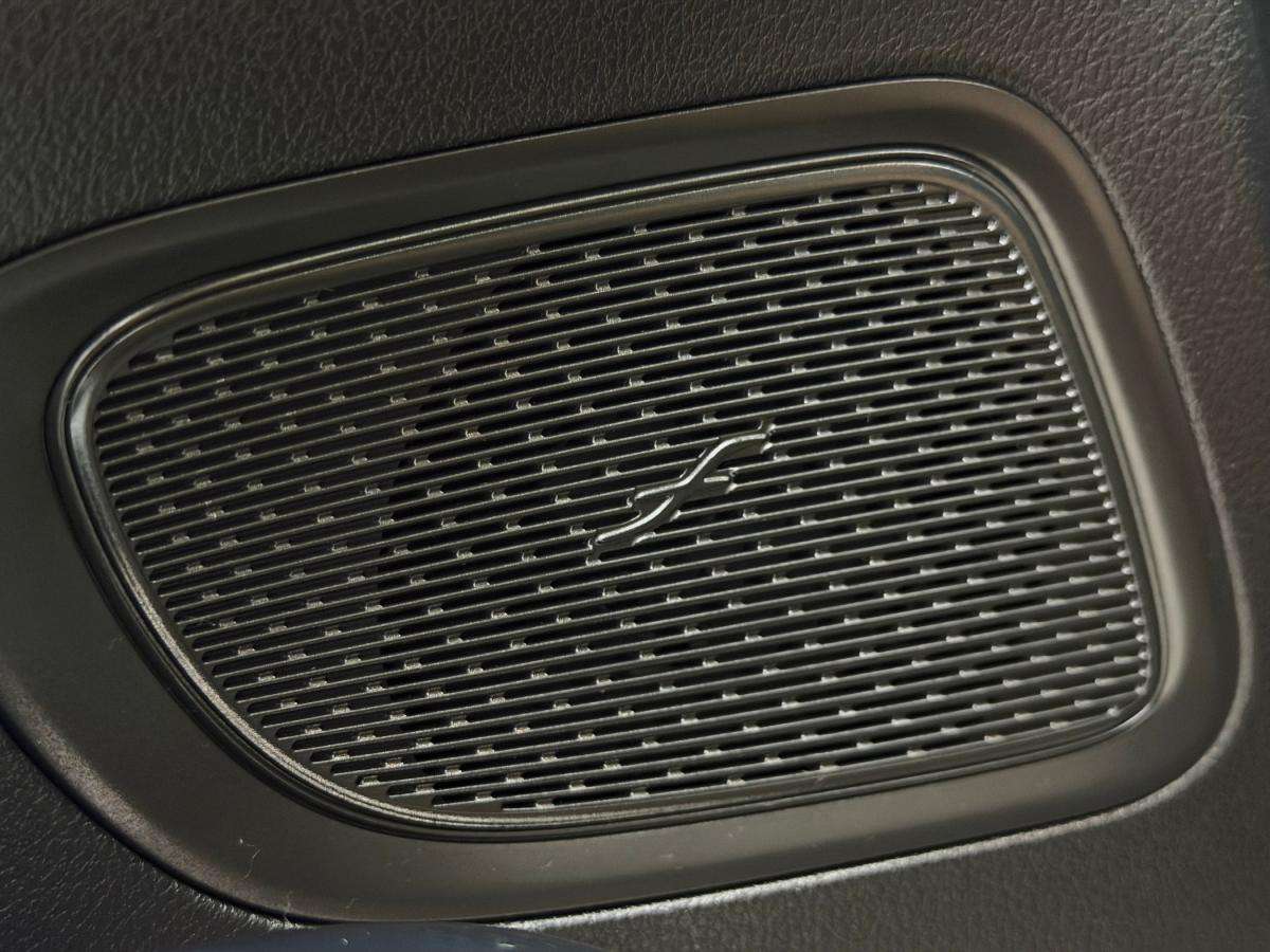 mercedes-benz-classe-c-2023-hibrido-a-gasolina-1999cc