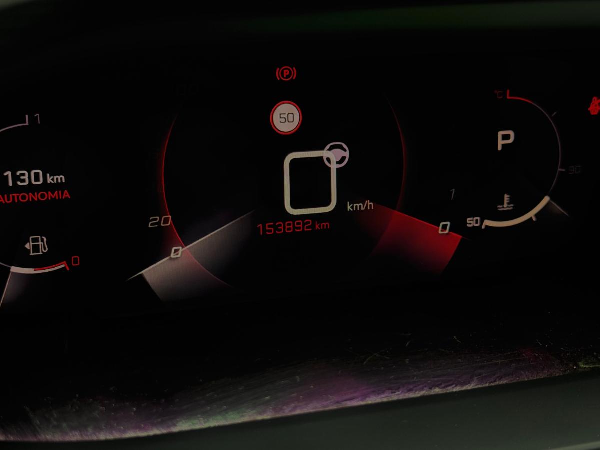 peugeot-2008-2021-diesel-1499cc
