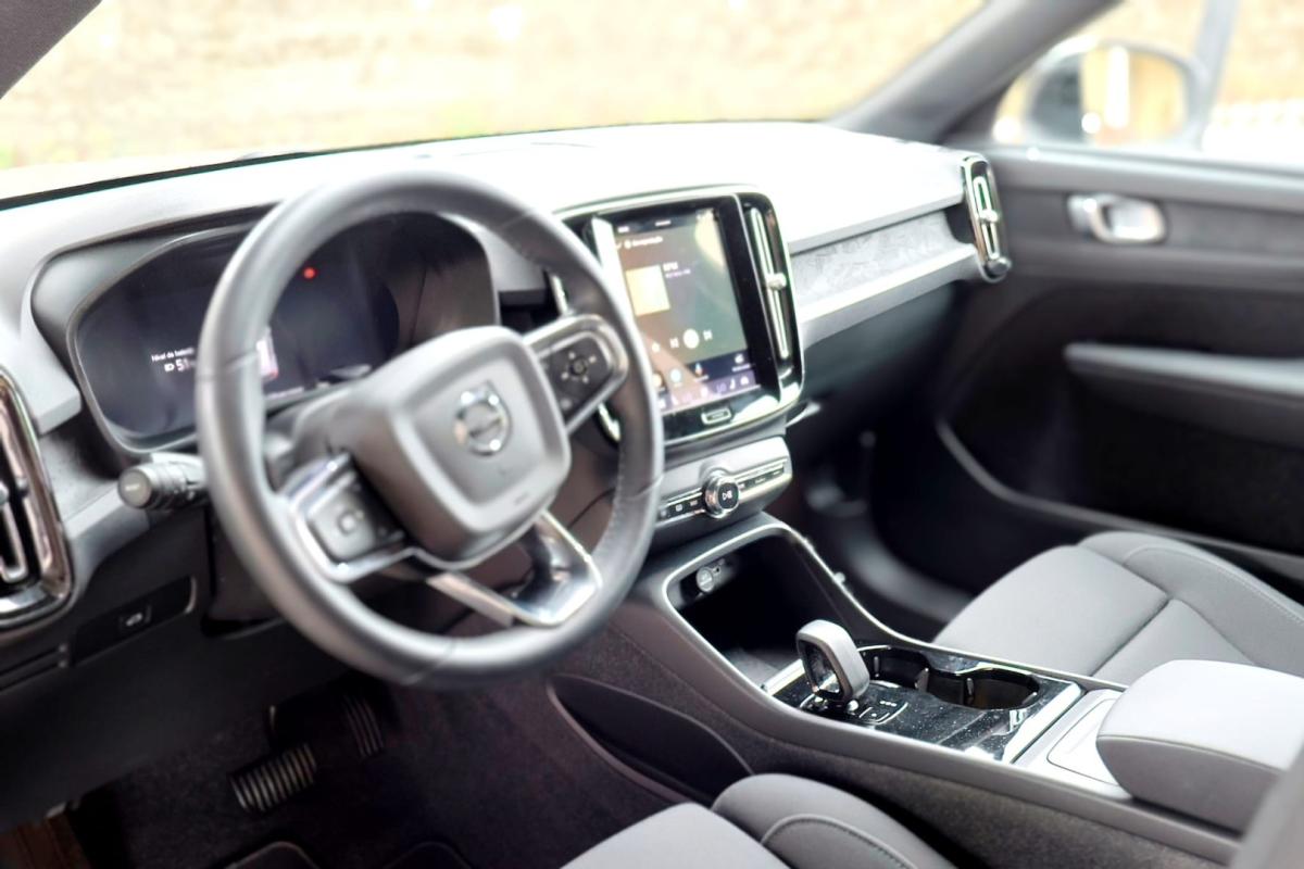 volvo-xc40-2023-eletrico-0cc