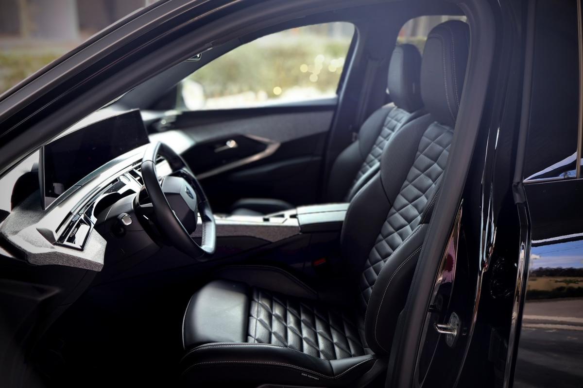 peugeot-e-3008-2023-eletrico-0cc