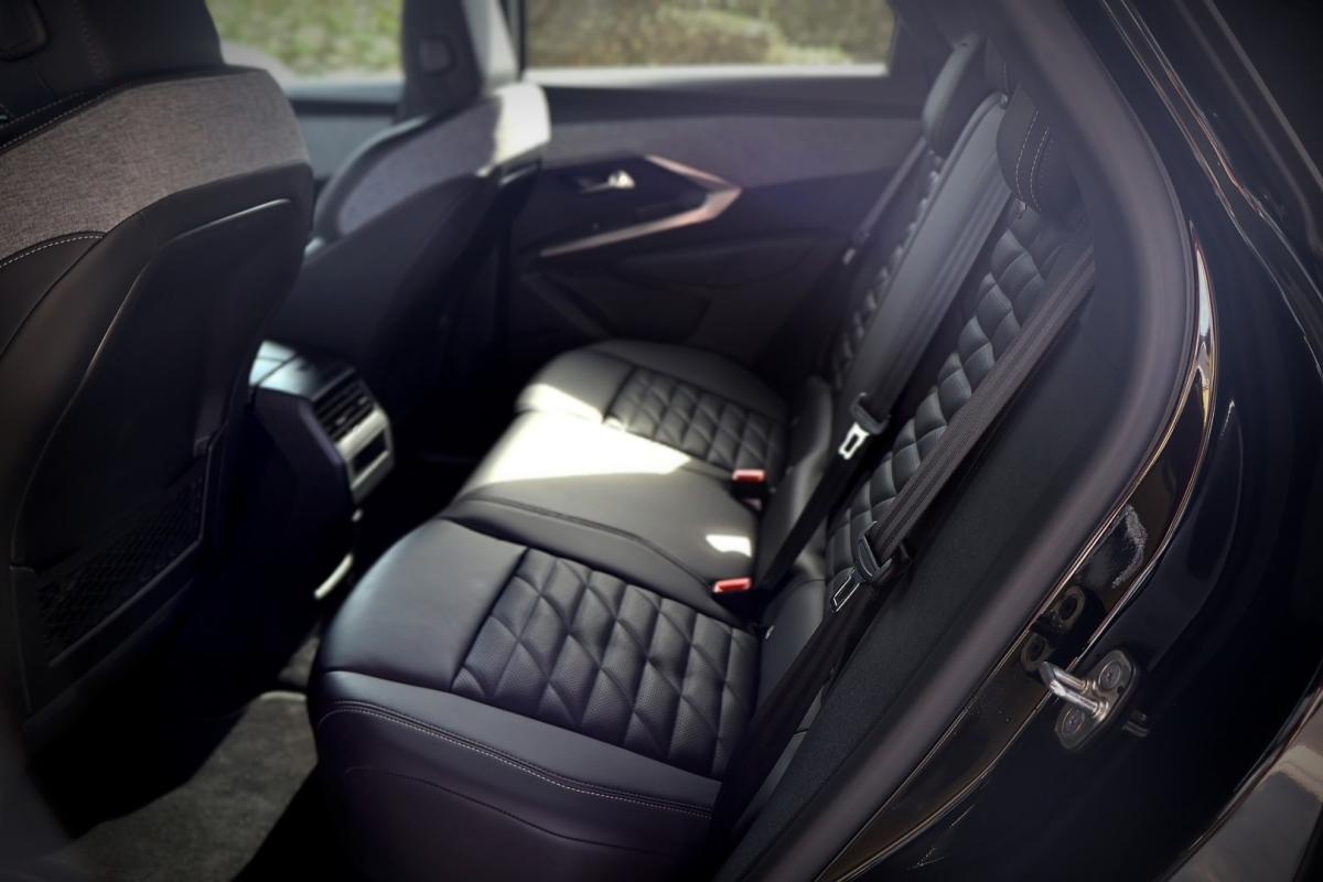 peugeot-e-3008-2023-eletrico-0cc