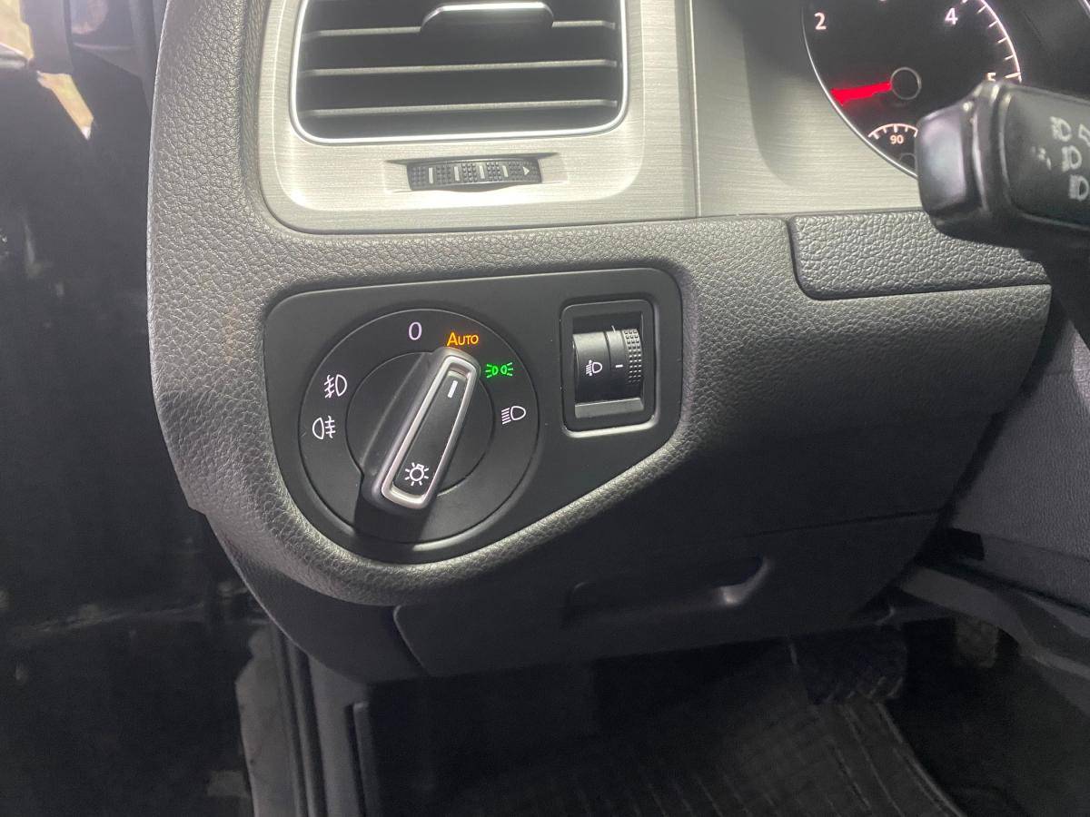 volkswagen-golf-variant-2014-diesel-1598cc