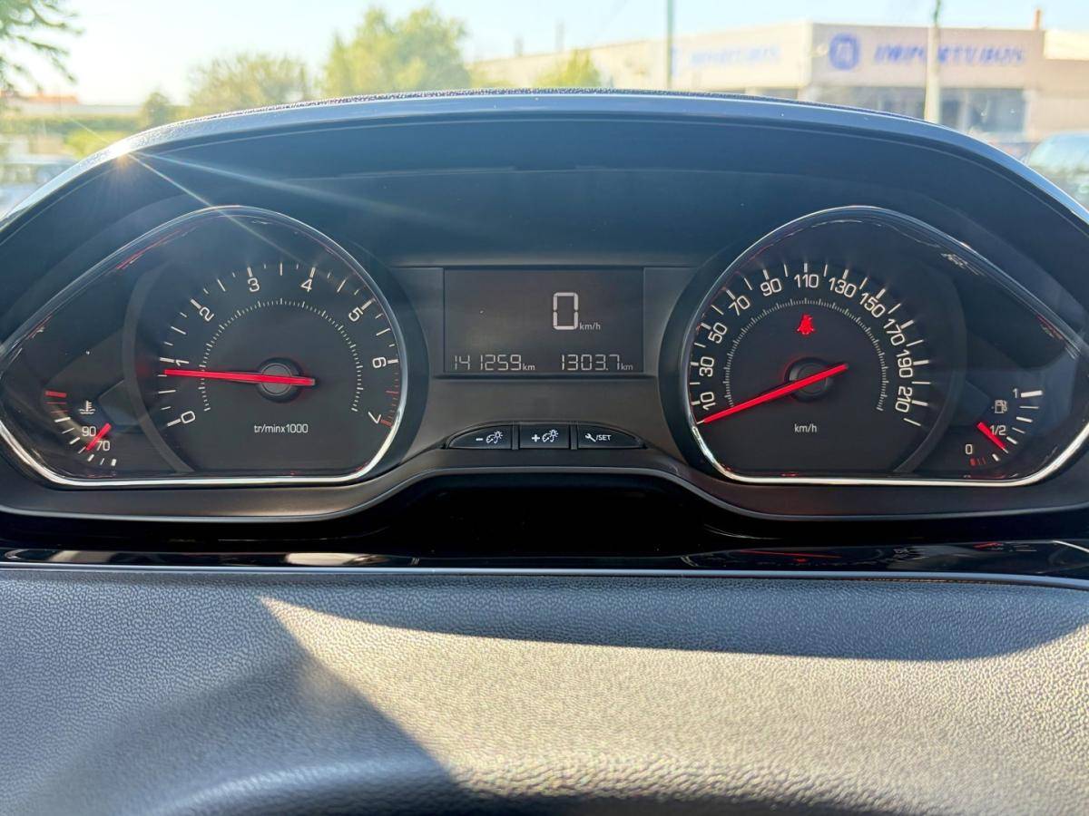 peugeot-208-2012-gasolina-1199cc