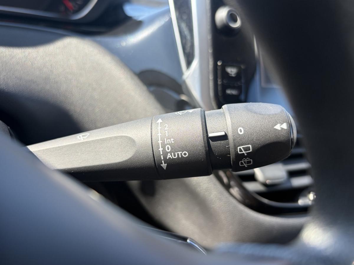 peugeot-208-2012-gasolina-1199cc