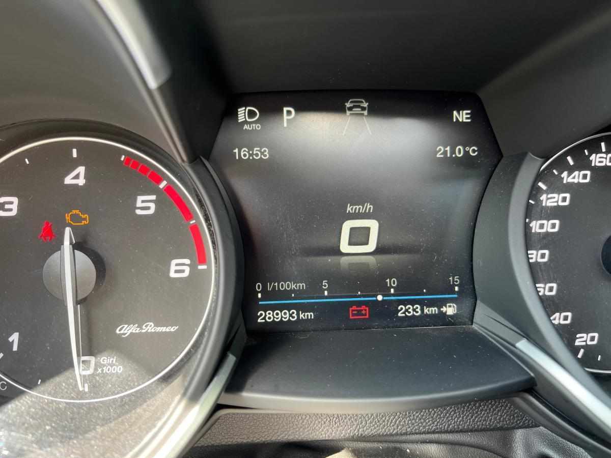 alfa-romeo-stelvio-2-2-jtdm-2019-diesel-2200cc