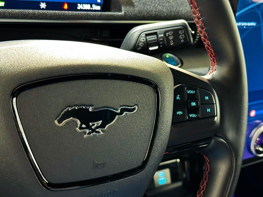 ford-mustang-mach-e-2023-eletrico-0cc