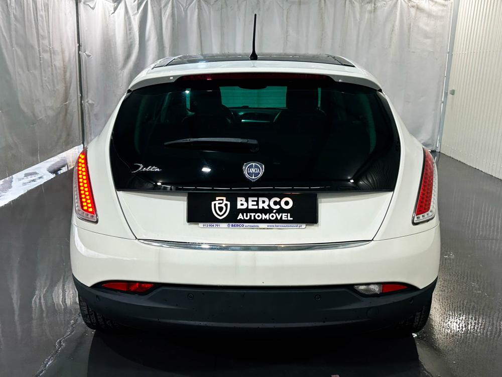 lancia-delta-2012-diesel-1598cc