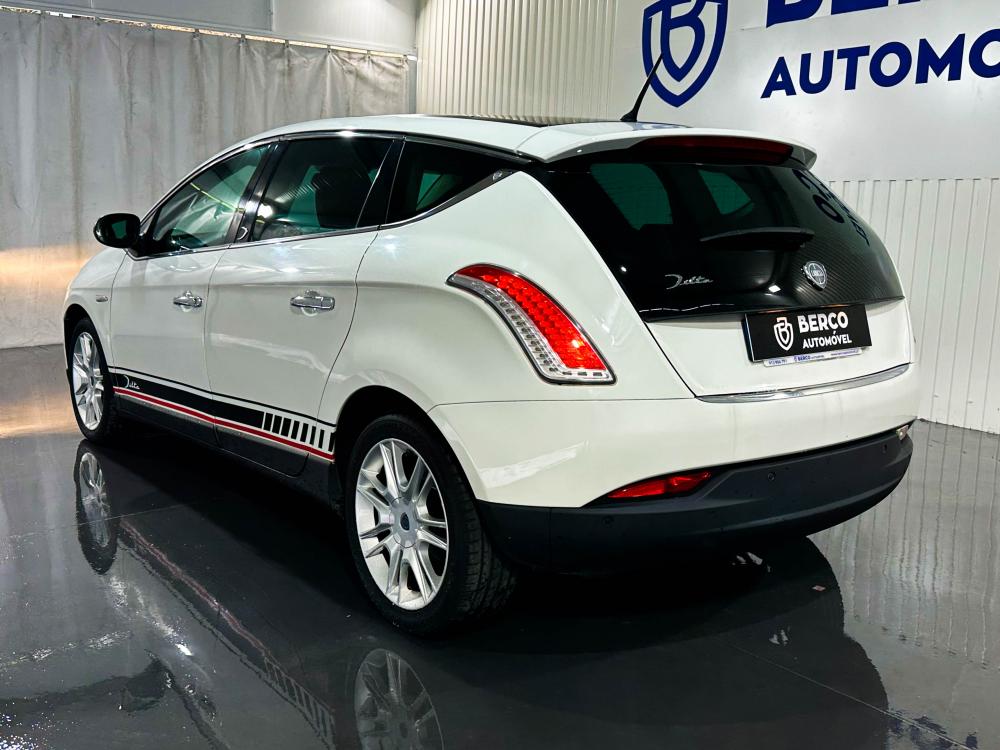 lancia-delta-2012-diesel-1598cc
