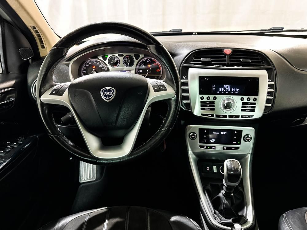 lancia-delta-2012-diesel-1598cc