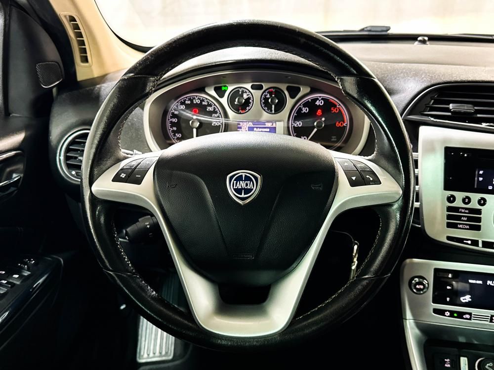 lancia-delta-2012-diesel-1598cc